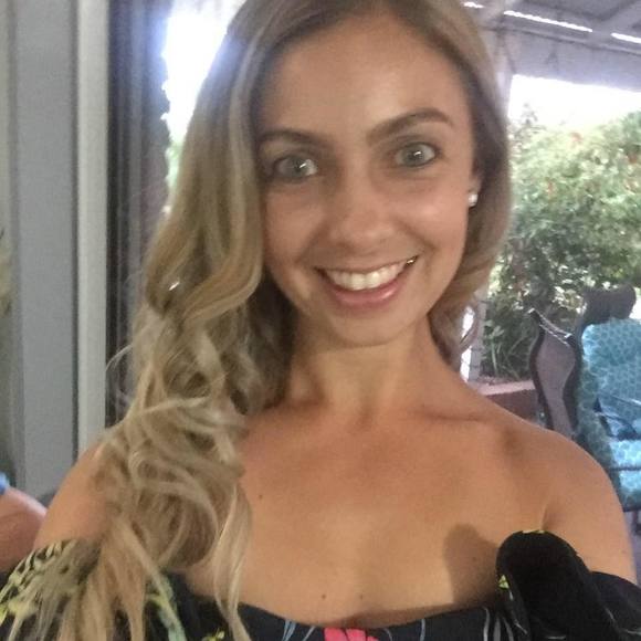 Meet your Posher, Leah - Picture 1 of 1